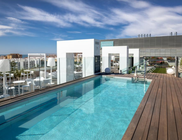 Barcelo Málaga – Beautiful 4 star hotel in the center of Málaga with a rooftop pool