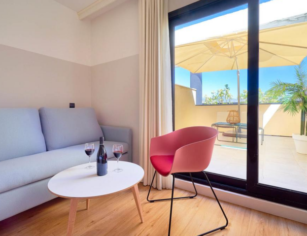 Eurostars Málaga – Comfortable 4 star lodgings near the Málaga train station, the Málaga city center and the beach