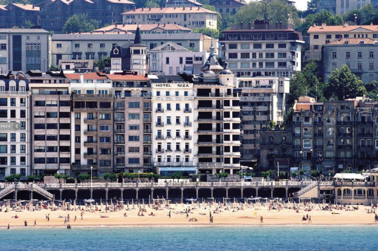 Hotel Niza – Elegant 3 star hotel in the center of San Sebastian with amazing views of La Concha beach