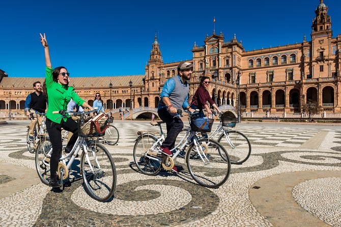 Group in Plaza de españa in Seville during a bike tour of the city