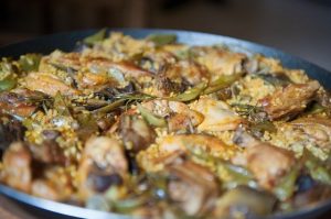 How To Make Traditional Valencian Paella