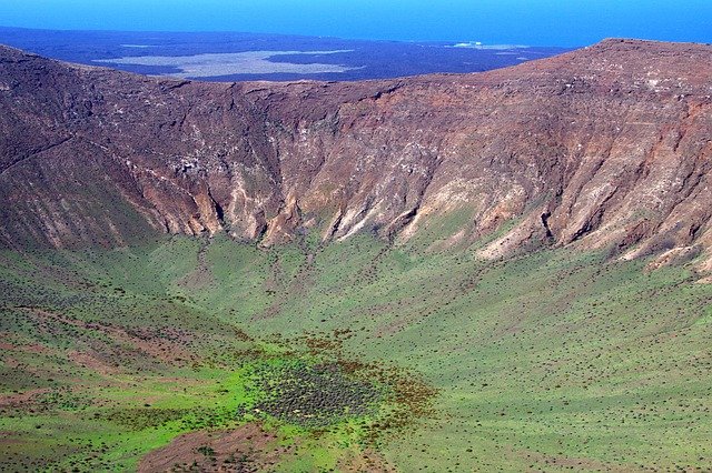 timanfaya crater